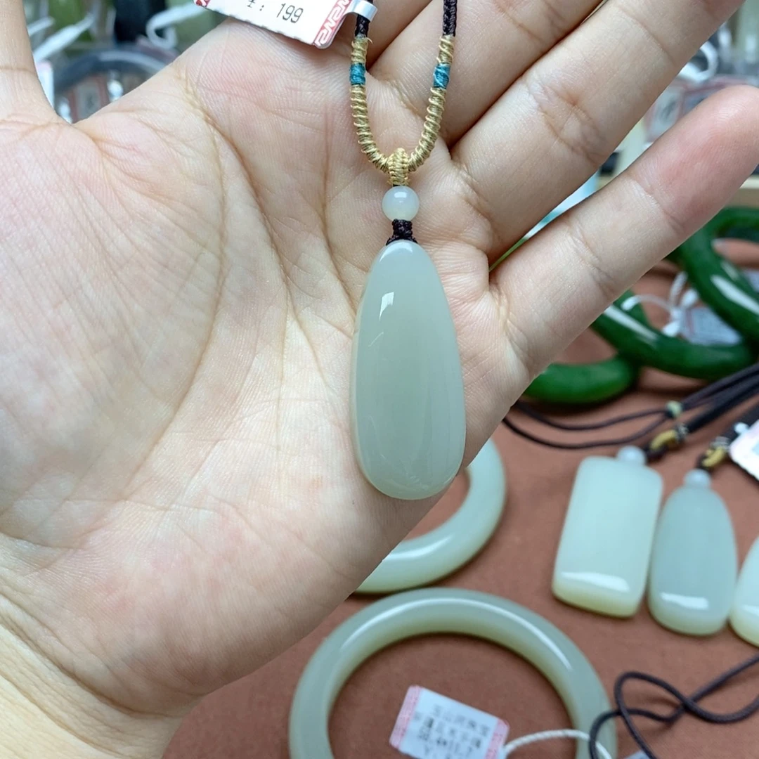 和田玉未镶嵌手串