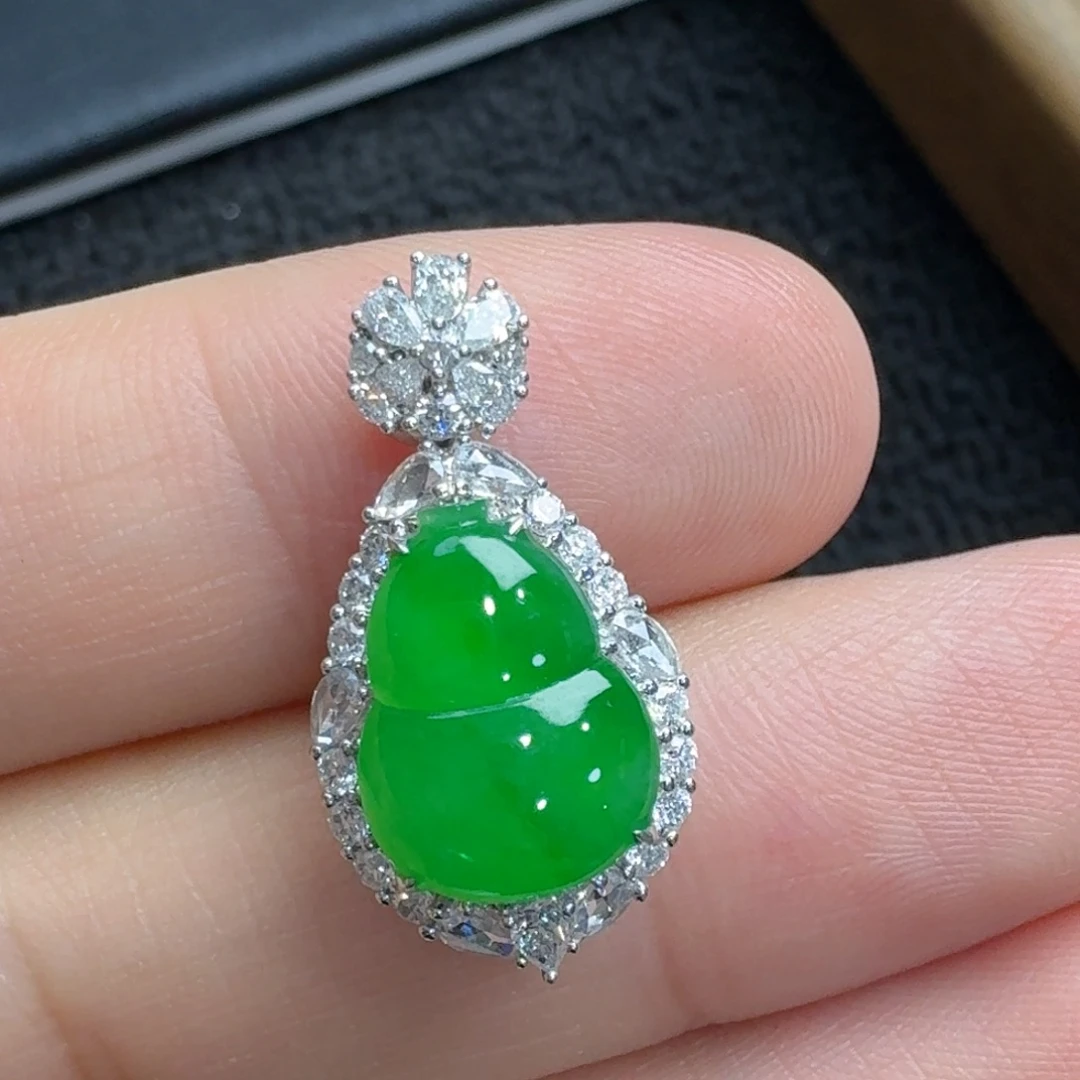 翡翠18K金镶嵌吊坠(不含链)葫芦