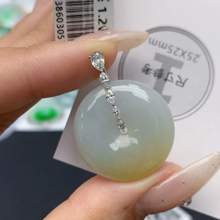 翡翠18K金镶嵌颈饰