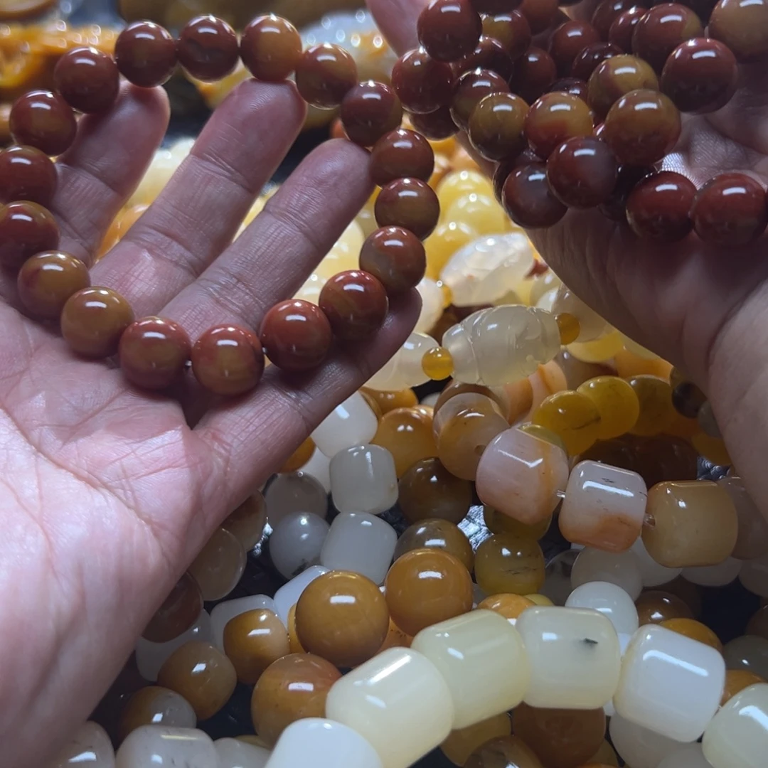 石英质玉未镶嵌颈饰