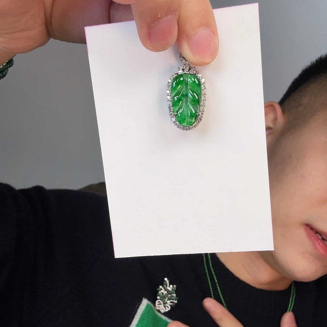 翡翠颈饰未镶嵌一件