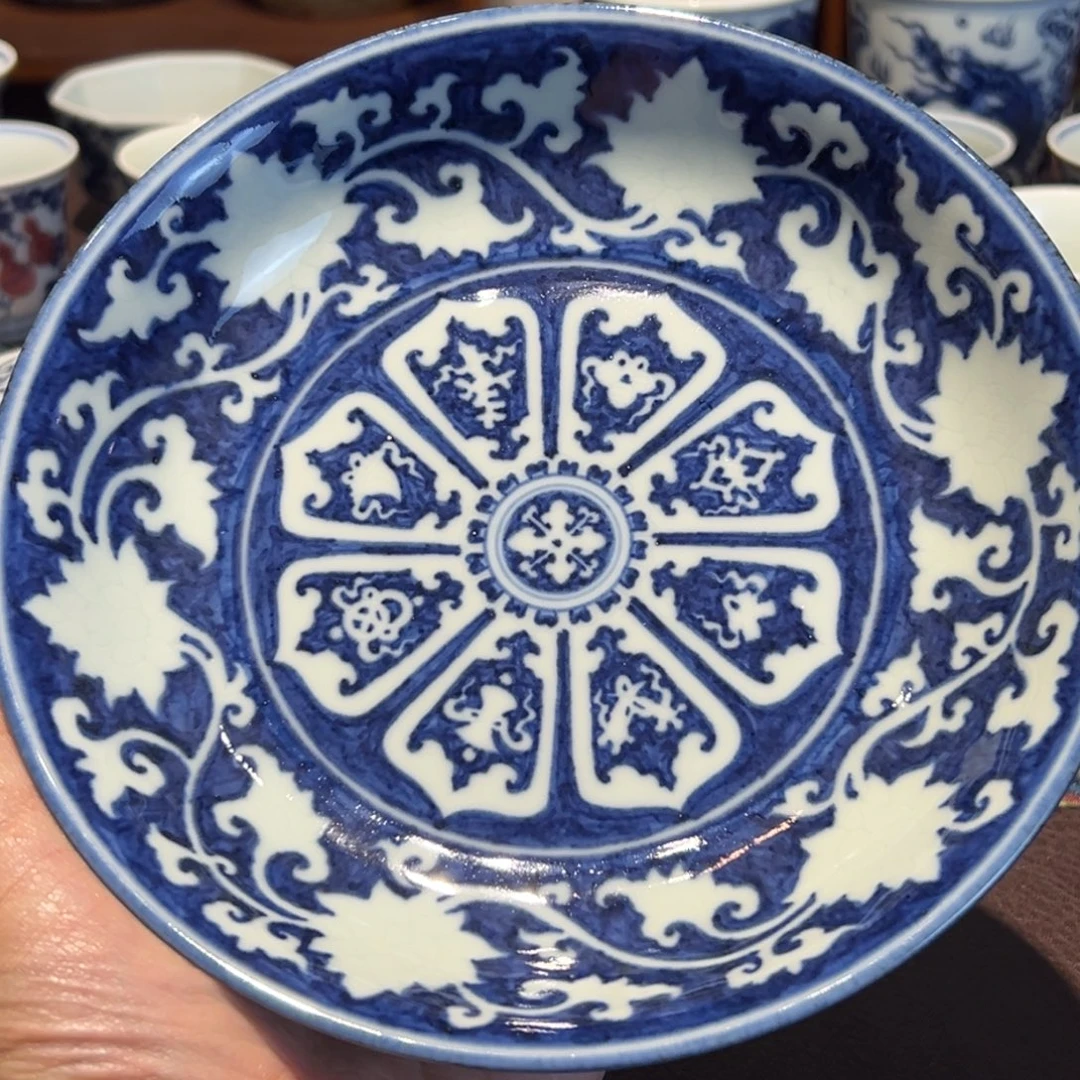 精品青花留白暗刻缠枝莲壶承赏盘直径约17.3厘米