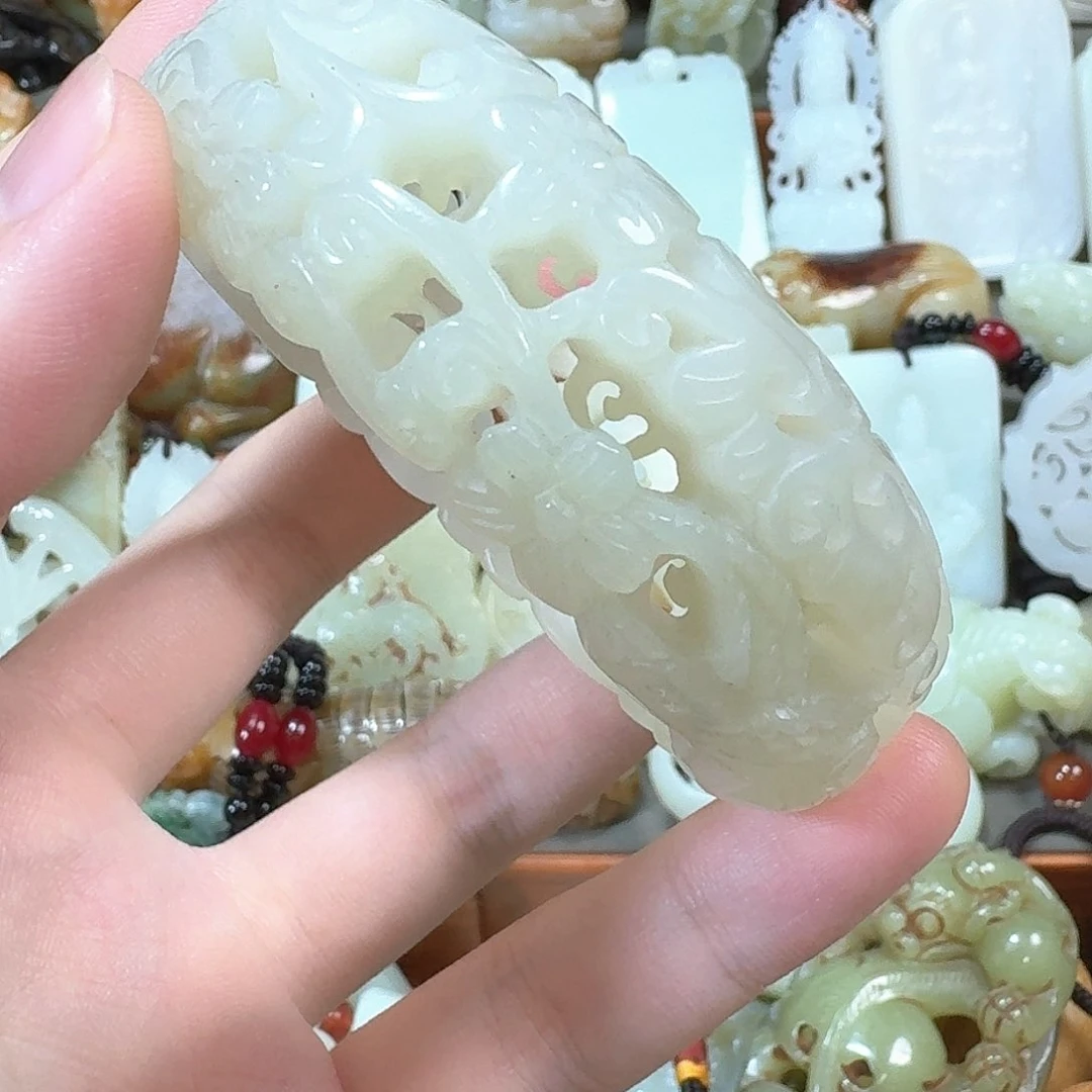 未镶嵌和田玉挂件