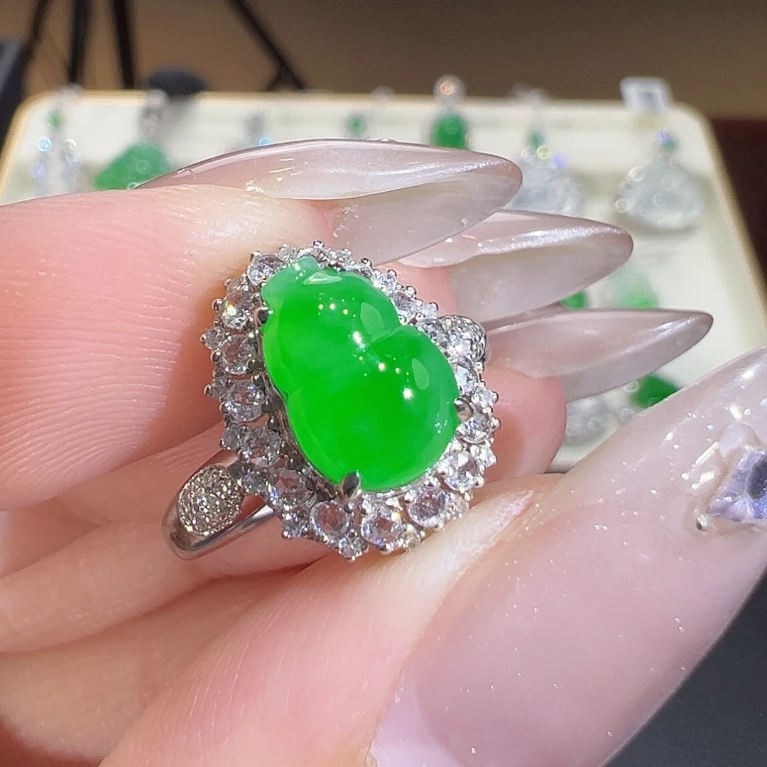 翡翠18K金镶嵌戒指翡翠