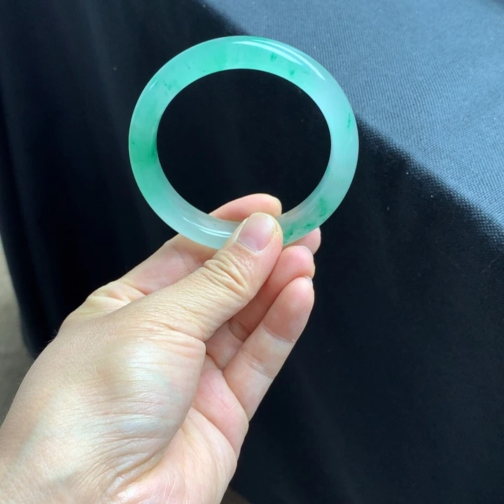 石英质玉手镯未镶嵌安*