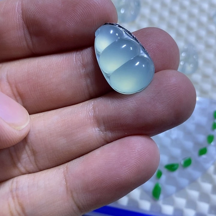 定制翡翠18K金镶嵌豆子