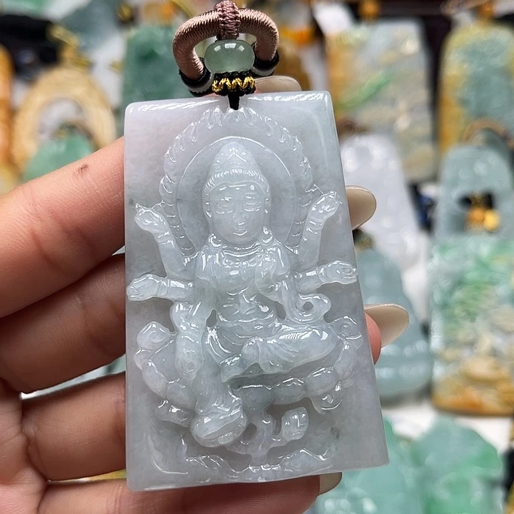 翡翠未镶嵌颈饰千手观音