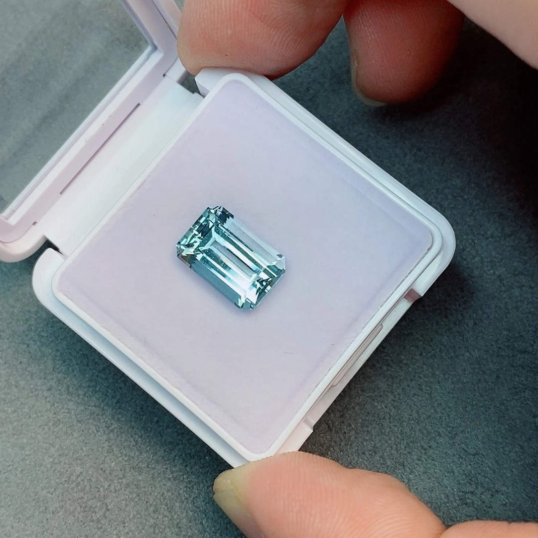 未镶嵌笔搁海蓝宝石5.1ct