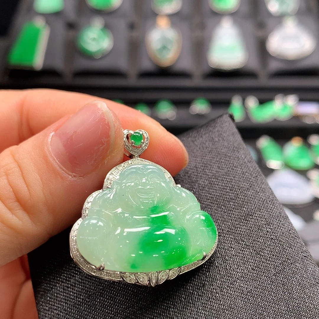 翡翠18K金镶嵌颈饰佛公