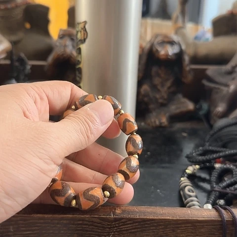 石英岩玉合金颈饰