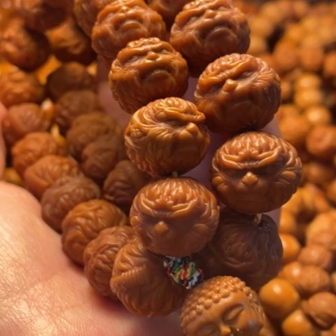 手串猴头核桃知***。舞台