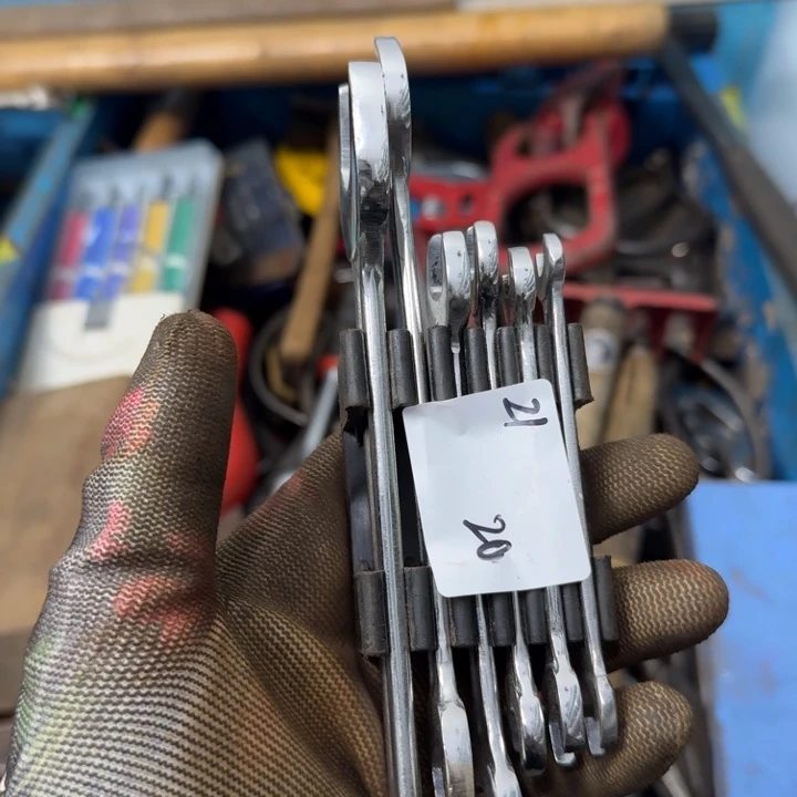 云***天家用五金工具一个