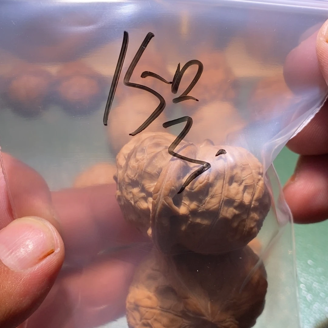 吊坠桃核南瓜和苹果是真的
