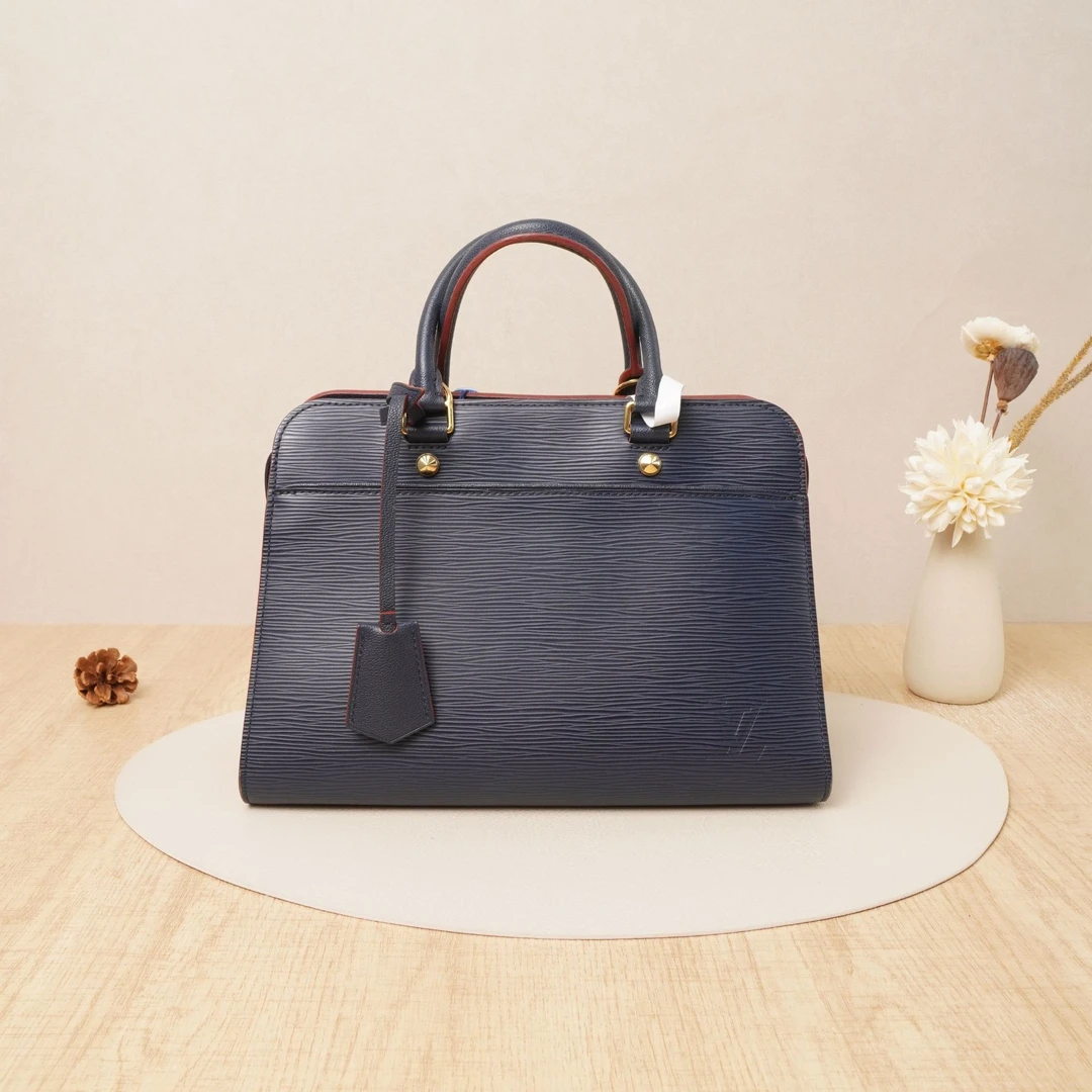 95新 LouisVuitton/路易威登 Vaneau手提包压纹牛皮/DS026662