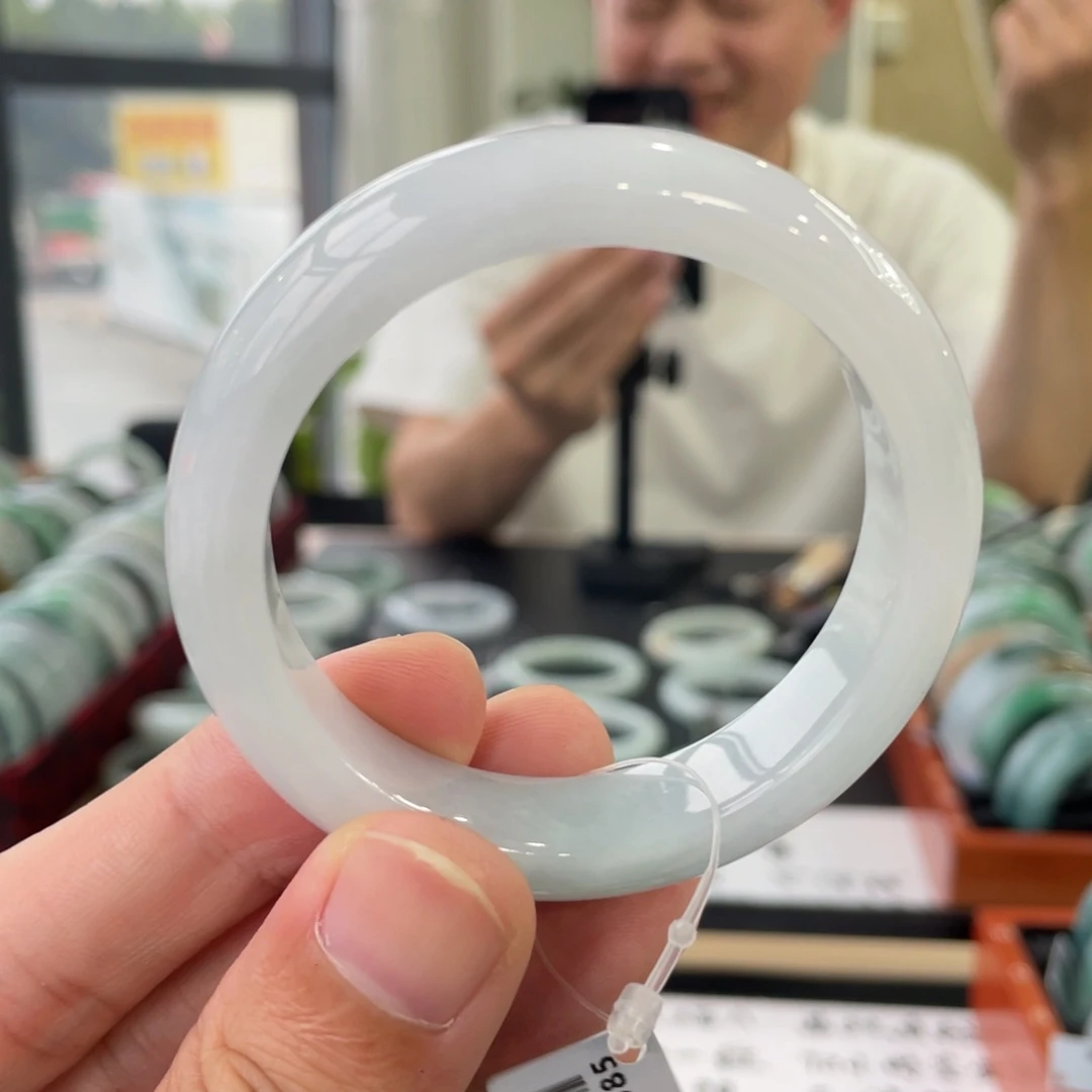 翡翠未镶嵌手镯51