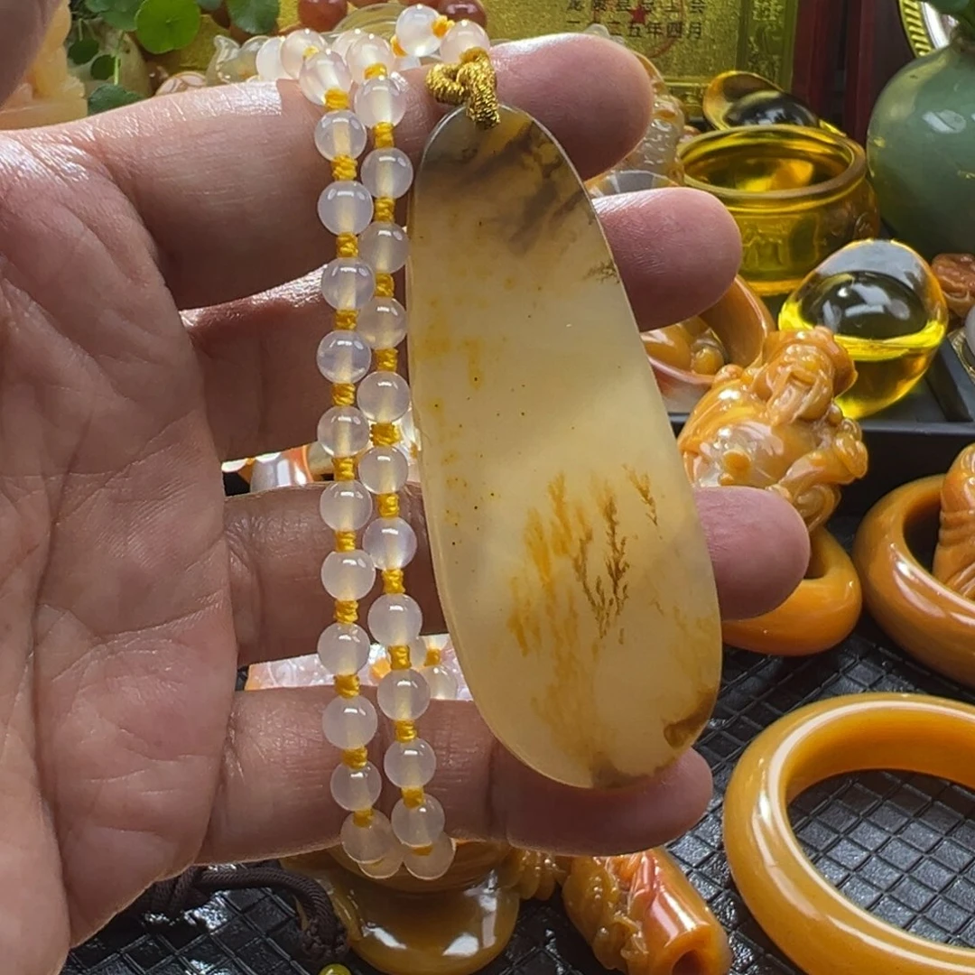 石英质玉未镶嵌颈饰