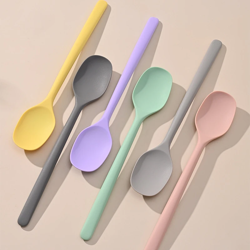 硅胶餐具勺子韩式热销防滑耐高温彩色硅胶餐具方便携带家用小勺