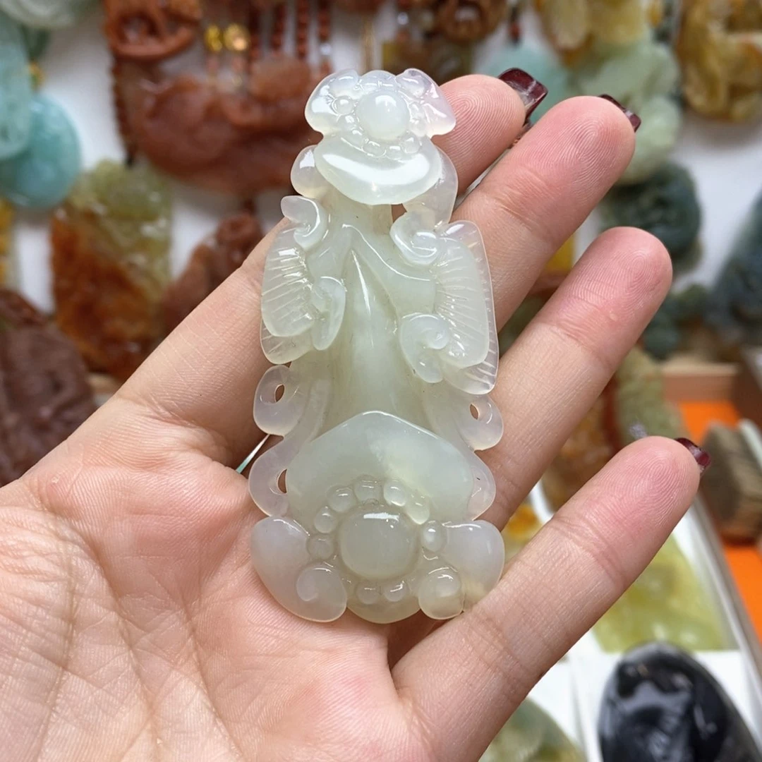 蛇纹石玉颈饰未镶嵌