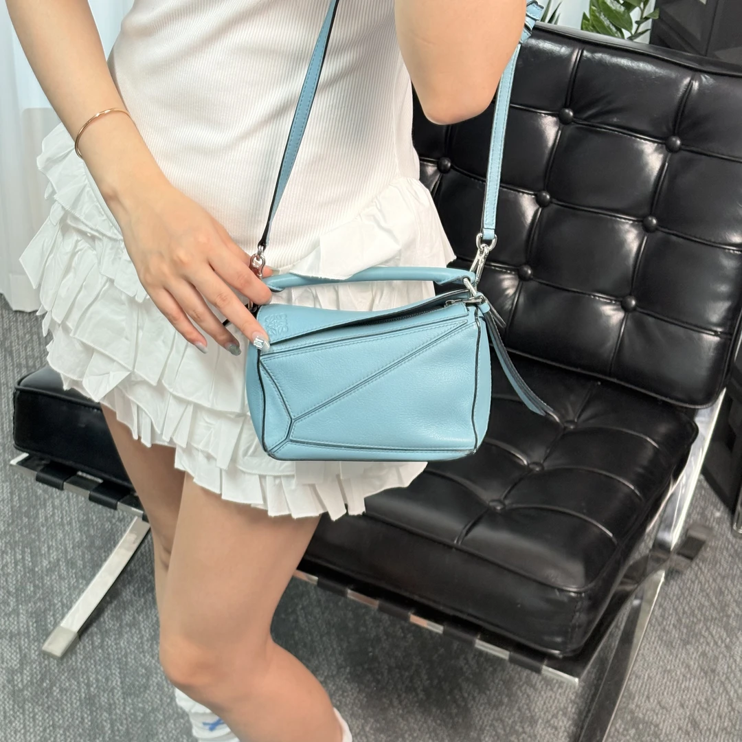 95新 LOEWE/罗意威 雾霾蓝puzzle迷你手提斜挎包 sw