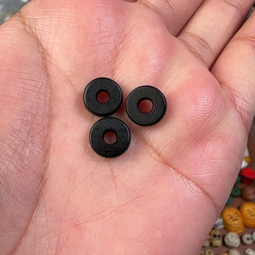 天***帅树脂制品念珠配饰