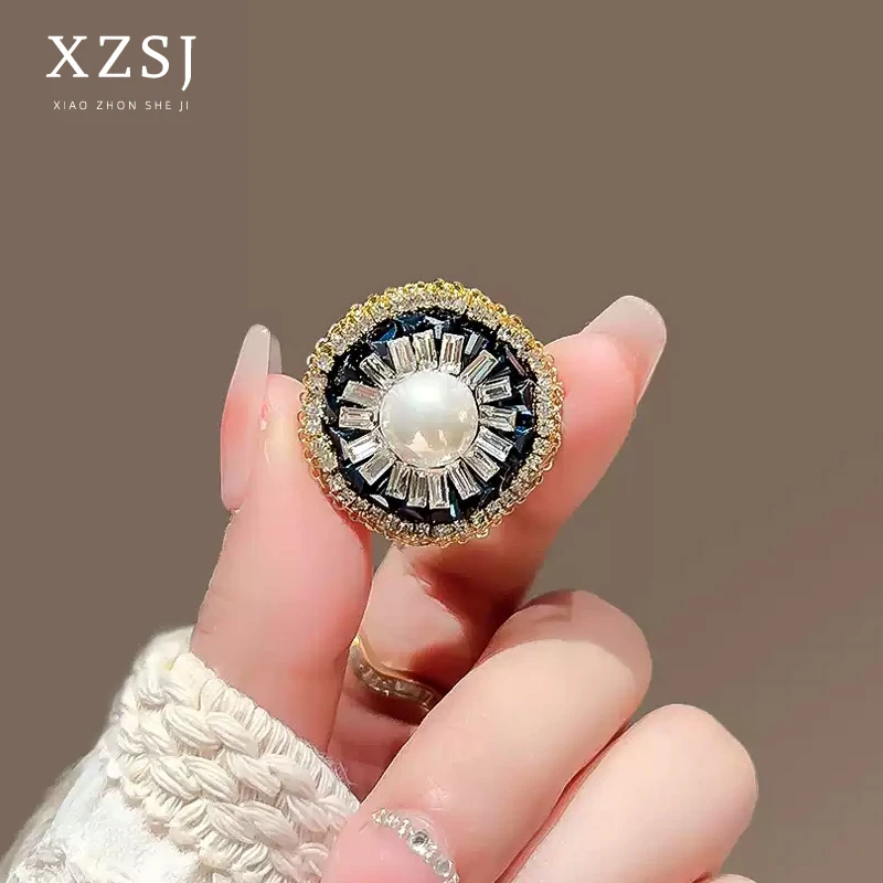 铜仿珍珠胸针 圆形小香风胸花女高档精致轻奢固定别针衣服配饰