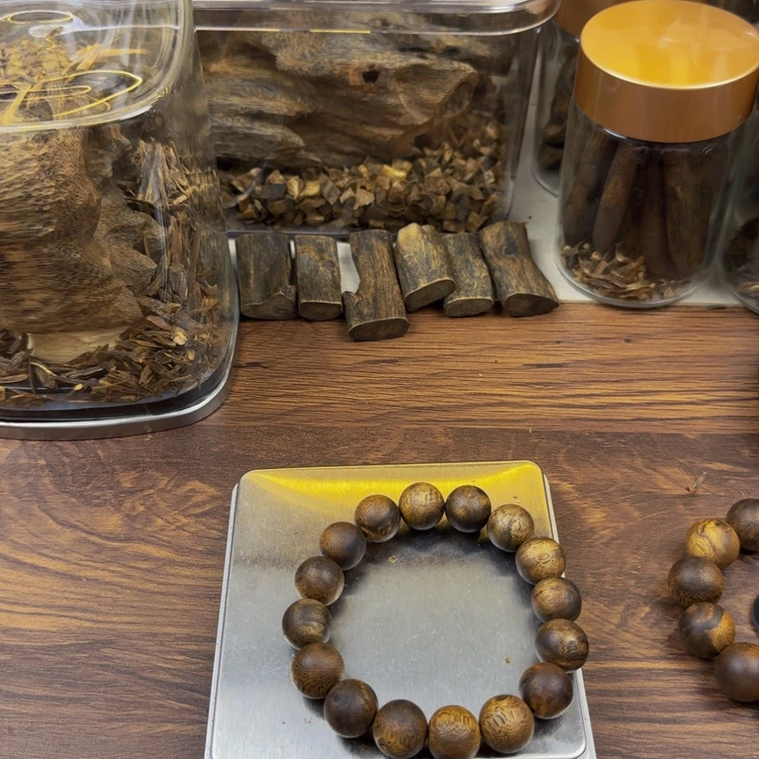 小***路沉香沉香碎屑乌身老料14克