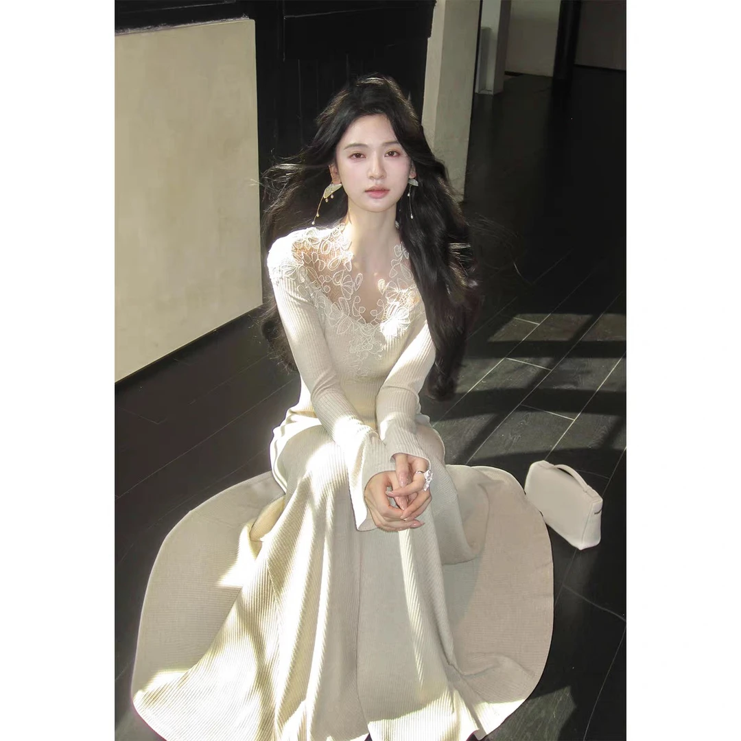 溪溪靓衫不知雪温柔氛围感蕾丝v领针织连衣裙收腰显瘦a摆长裙