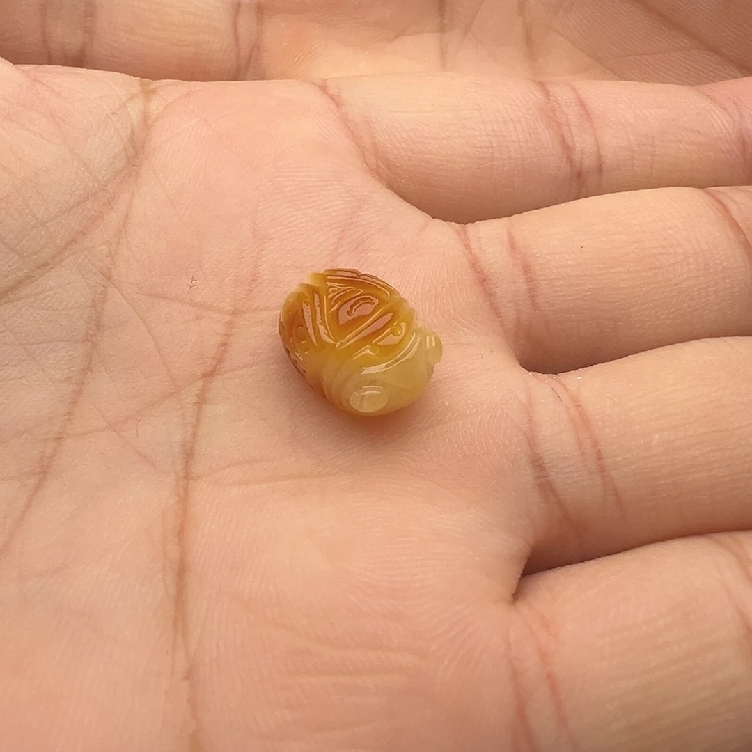蜜蜡未镶嵌颈饰金蝉提溜（打孔不退换）