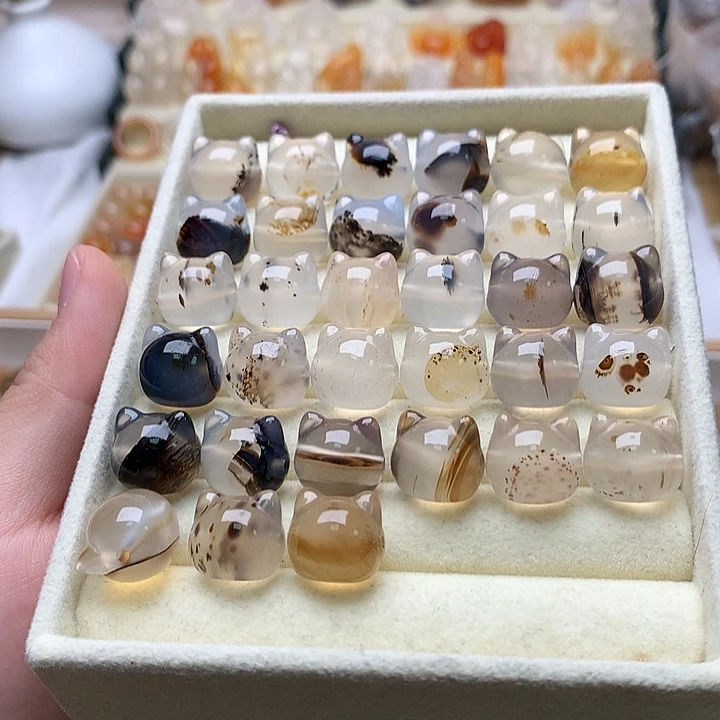 玛瑙/玉髓未镶嵌玛瑙草花猫头/只