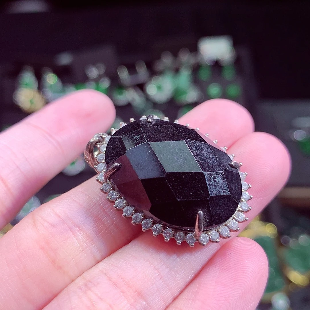 翡翠未镶嵌颈饰挂件