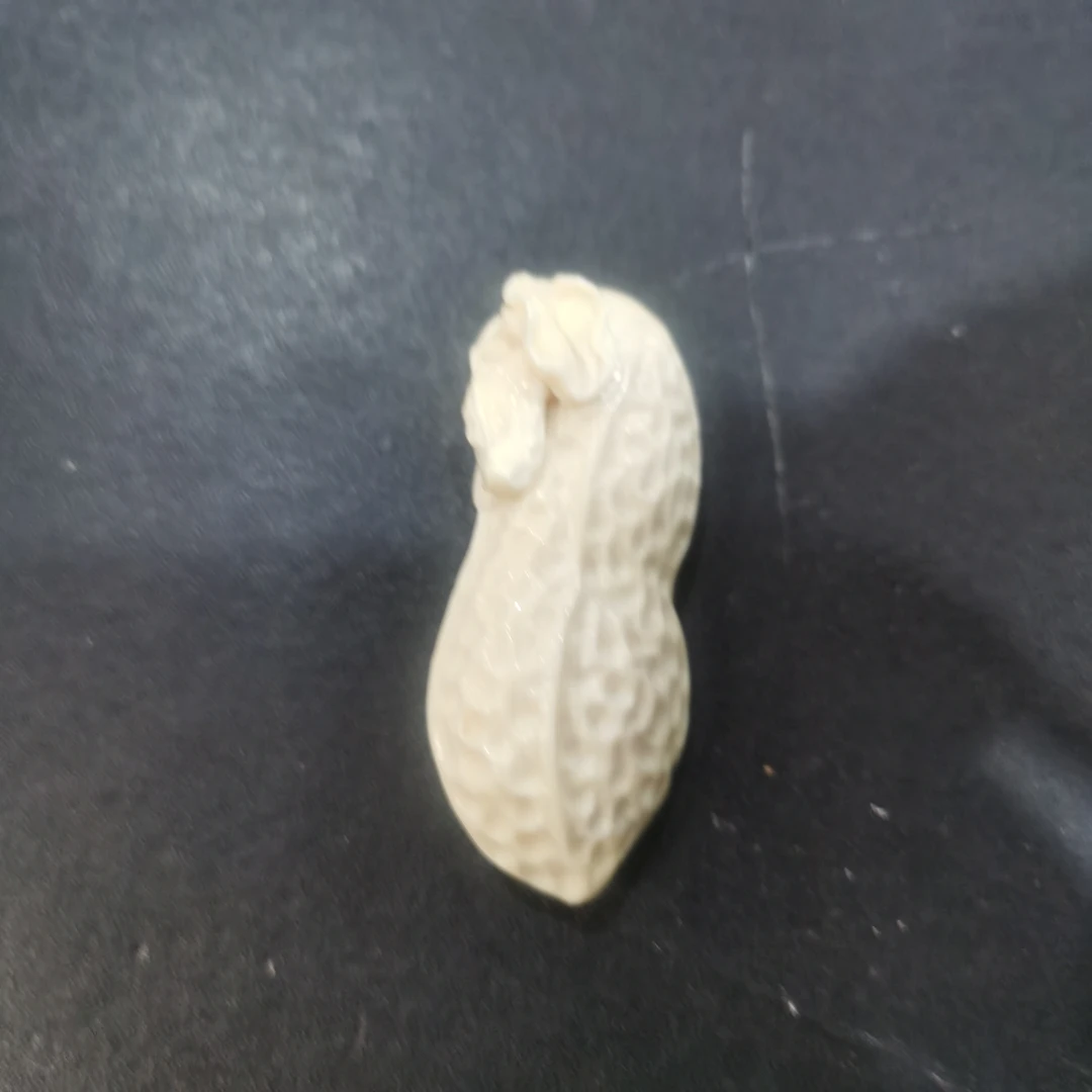 猛犸约12.2克雕刻件ZL1909