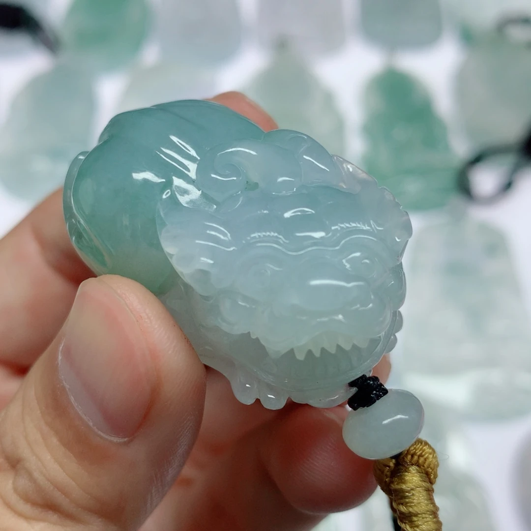 翡翠未镶嵌颈饰貔貅吊坠