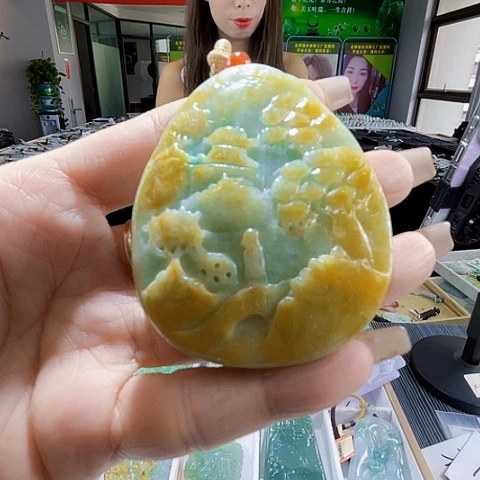 颈饰未镶嵌翡翠一个
