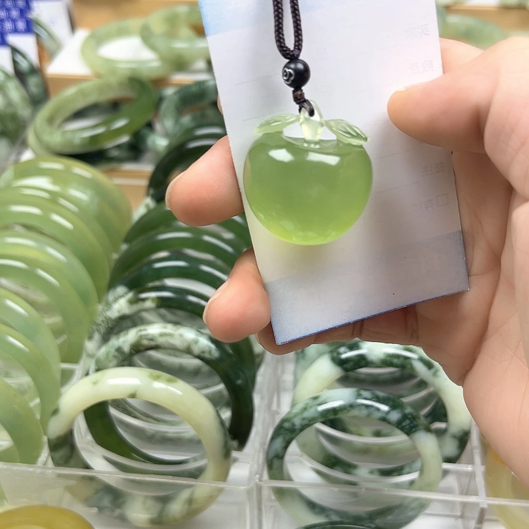 未镶嵌透闪石-蛇纹石玉手镯