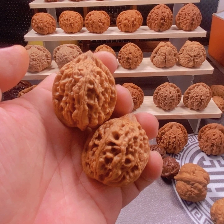 把件文玩核桃鸡心
