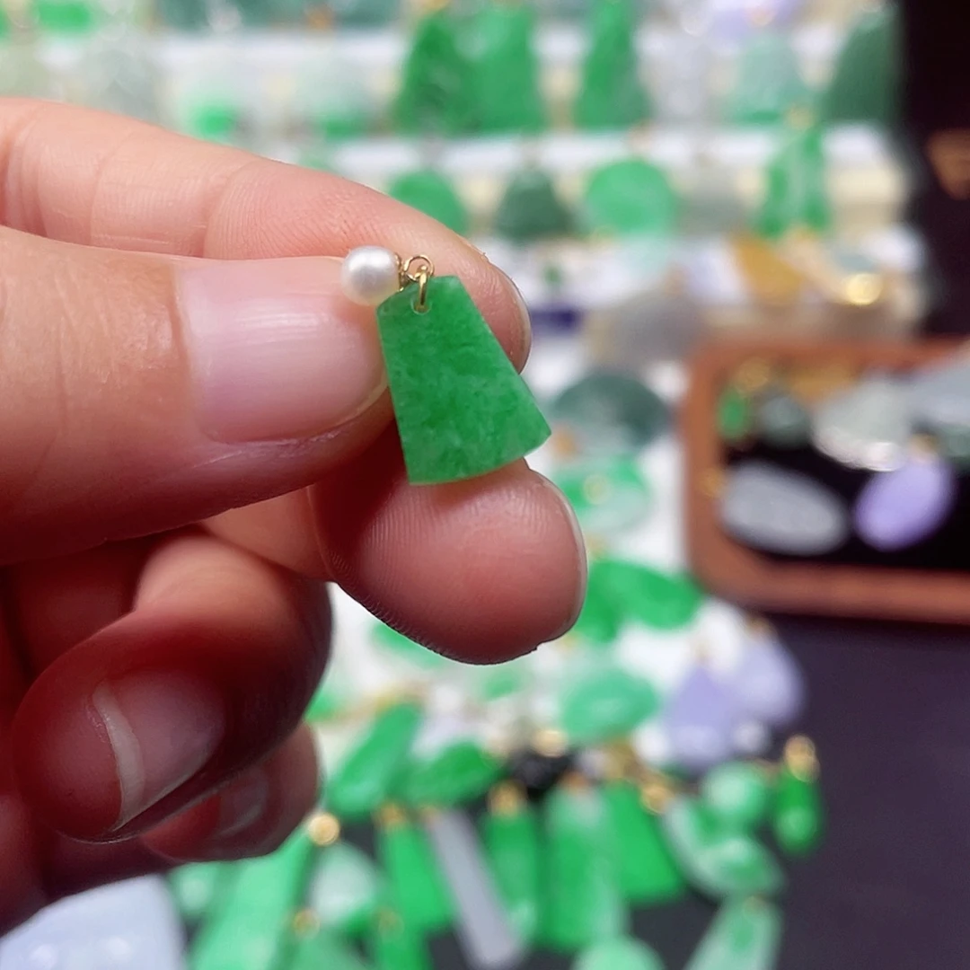 吊坠(不含链)18K金镶嵌翡翠