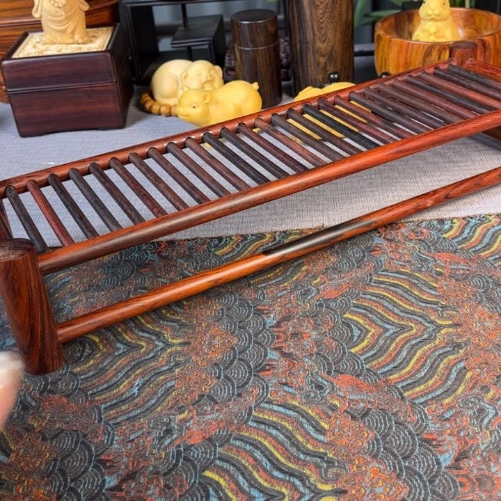 贡木微凹黄檀置物架