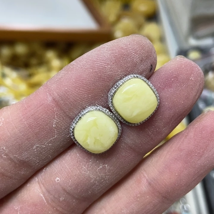 六***天银S925镶嵌蜜蜡裸石耳钉