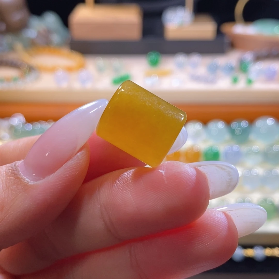 翡翠未镶嵌吊坠(不含链)翡翠满黄翡桶珠
