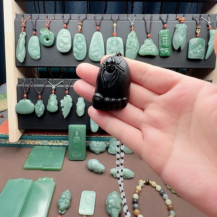 黑曜岩颈饰未镶嵌