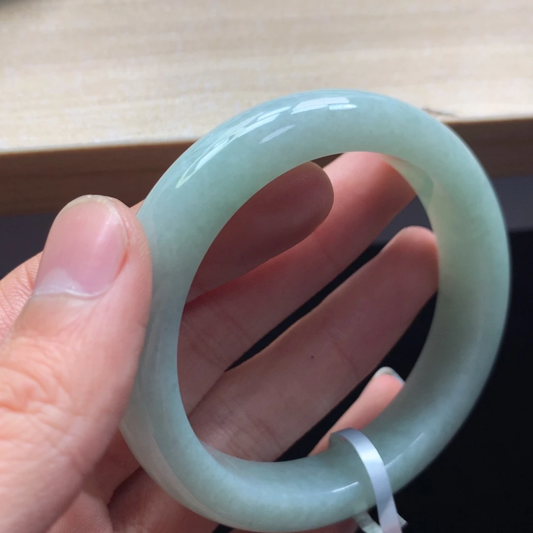 未镶嵌手镯翡翠手镯