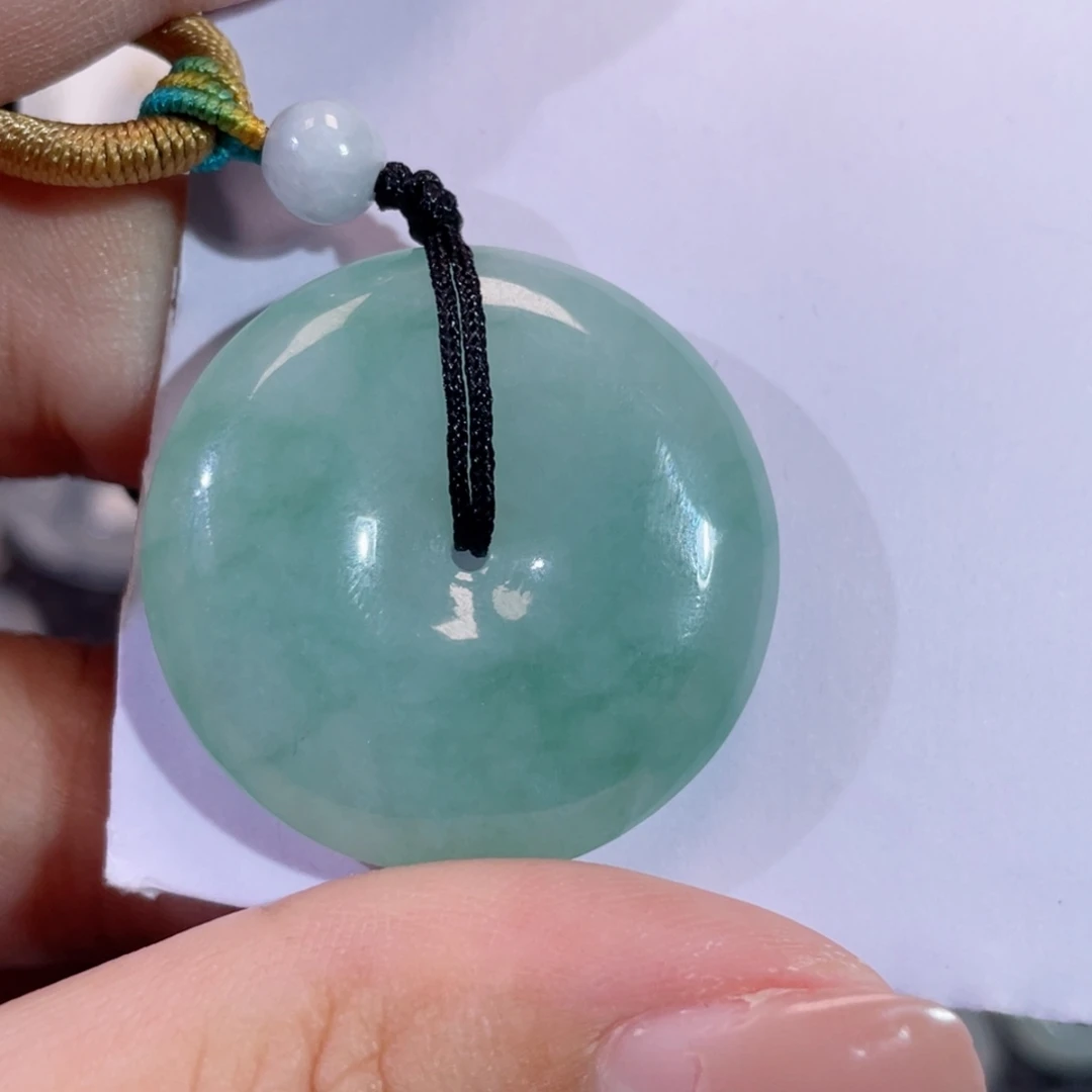翡翠未镶嵌颈饰平安扣