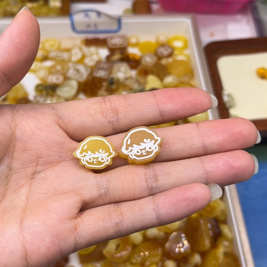 琥珀裸石未镶嵌M****琥珀