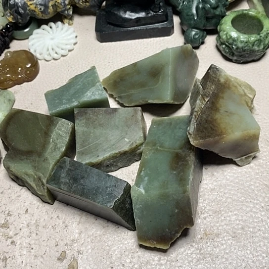 未镶嵌和田玉（糖玉）珠宝半成品