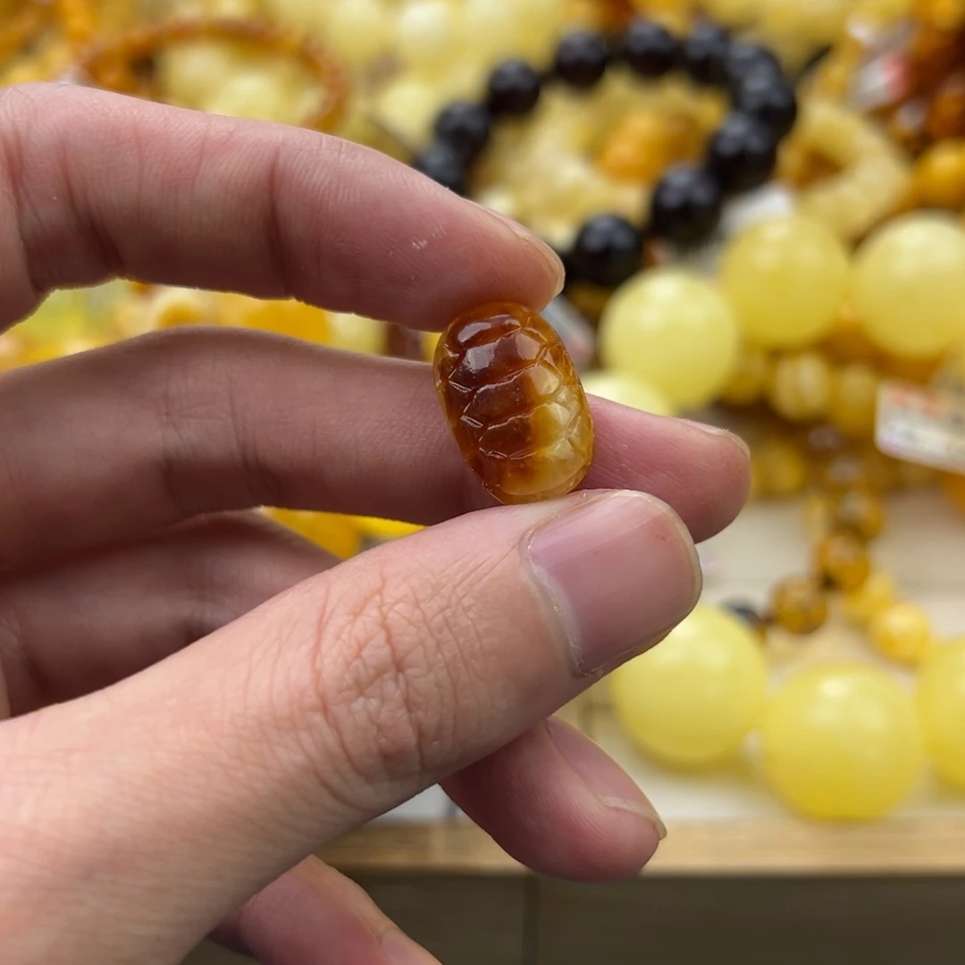 琥珀珠宝奇石未镶嵌