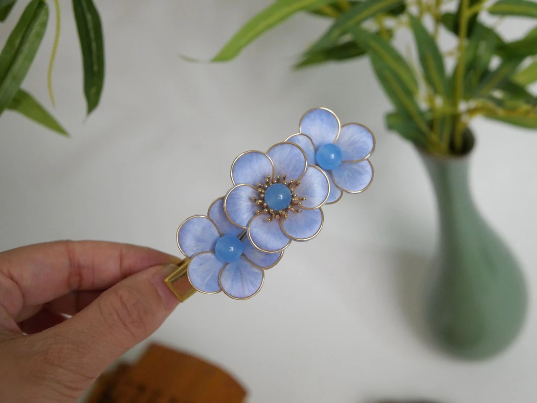 浅蓝色绒花发夹手工古风日常