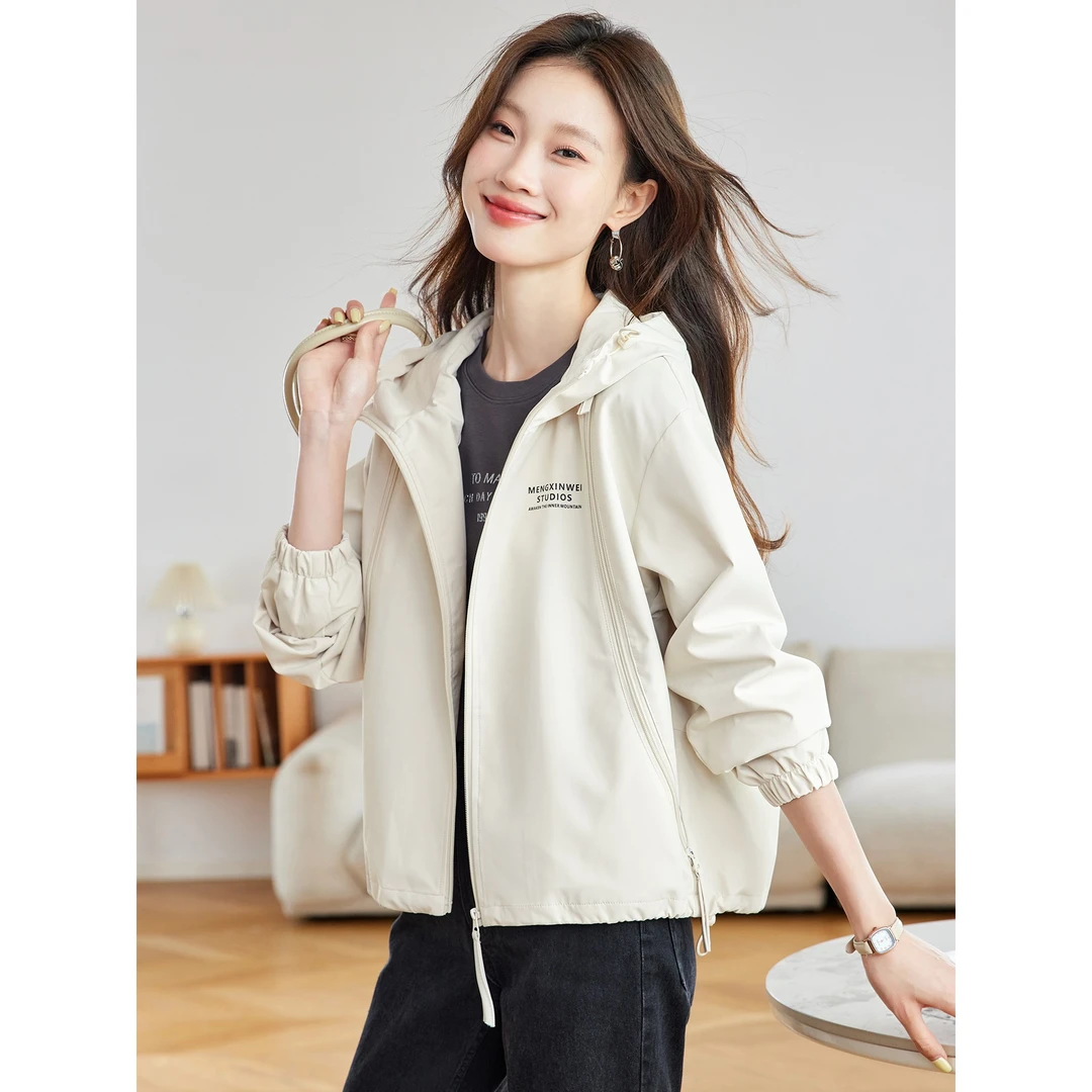 米白色外套女春秋2025新款今年流行爆款休闲连帽风衣短款夹克上衣