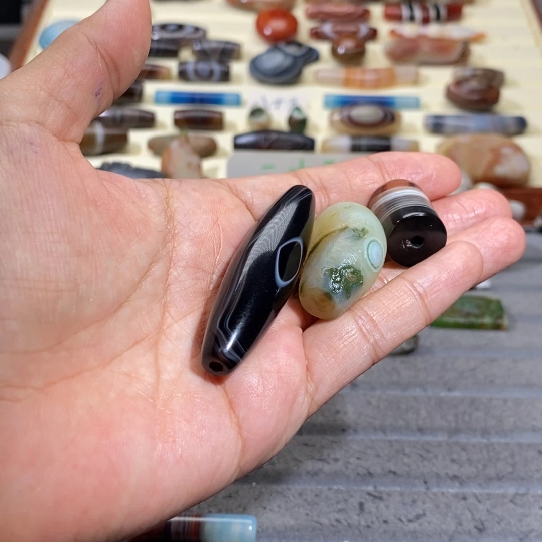 均***川玛瑙/玉髓合金颈饰