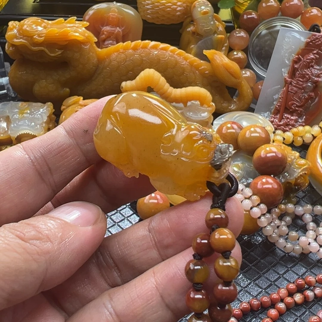 石英质玉未镶嵌颈饰