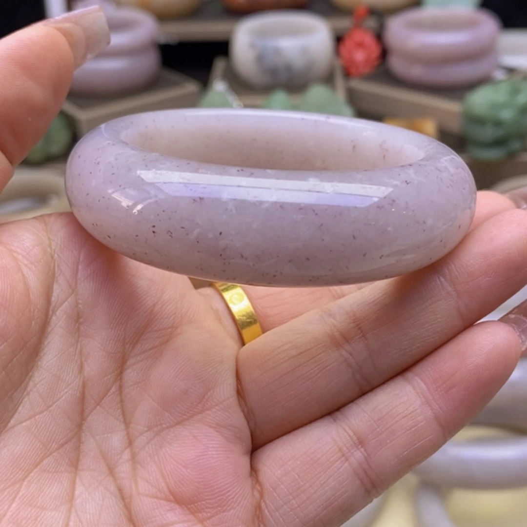 【闪购商品】石英质玉手镯未镶嵌好***?
